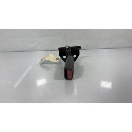 Attache ceinture arriere gauche VOLVO V 40 1 Photo n°1