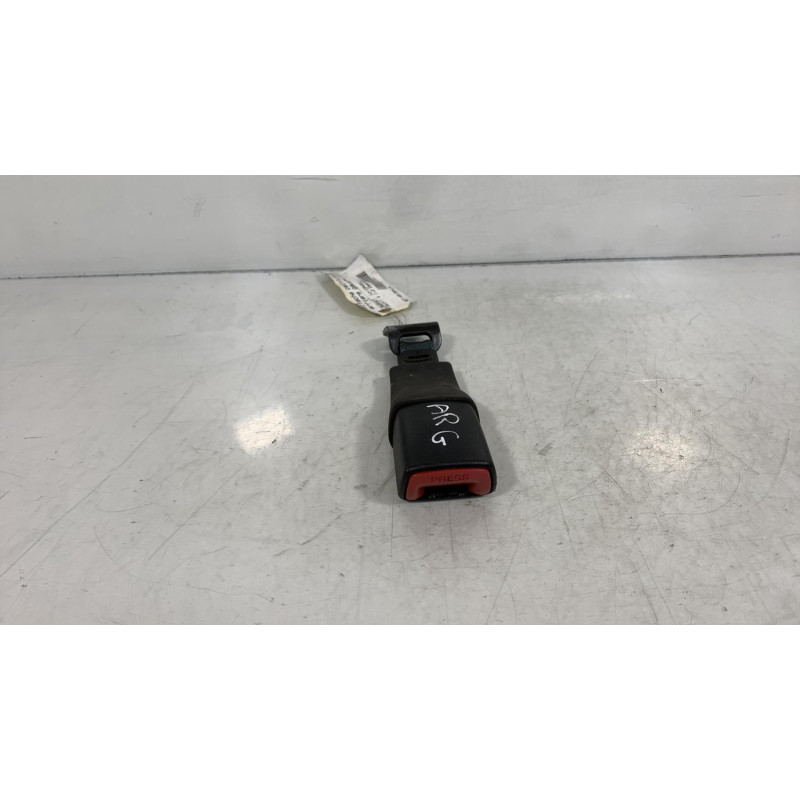 Attache ceinture arriere gauche SUZUKI SWIFT 4 Photo n°1