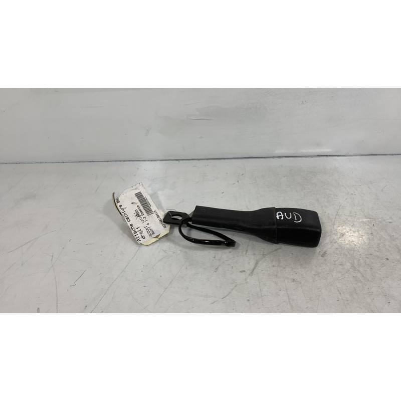Attache ceinture avant droit SUZUKI SWIFT 4 Photo n°2