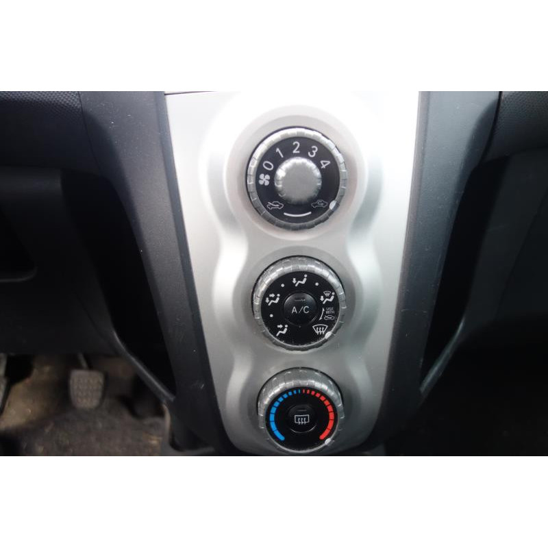 Serrure arriere gauche TOYOTA YARIS 2 Photo n°9