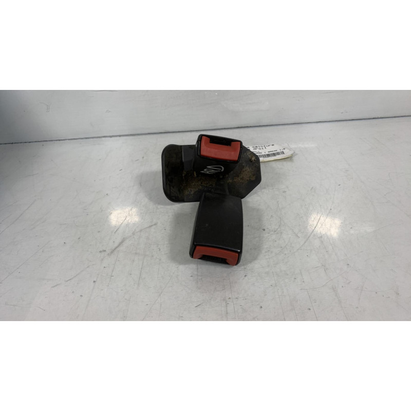 Attache ceinture arriere droit AUDI A4 2 Photo n°2