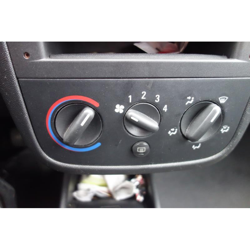 Porte avant droit OPEL CORSA C Photo n°7