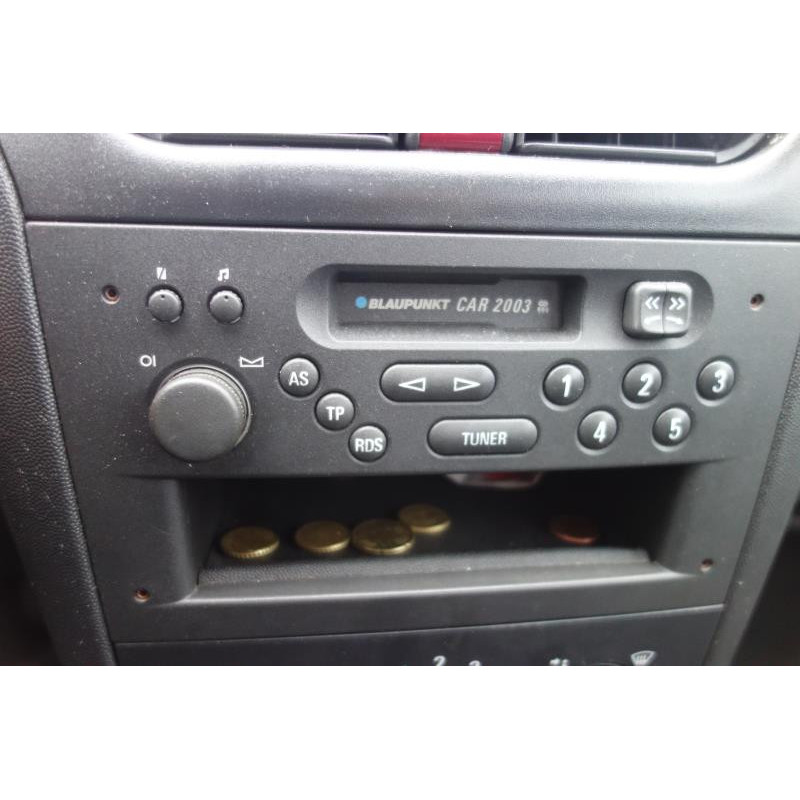 Porte avant droit OPEL CORSA C Photo n°8