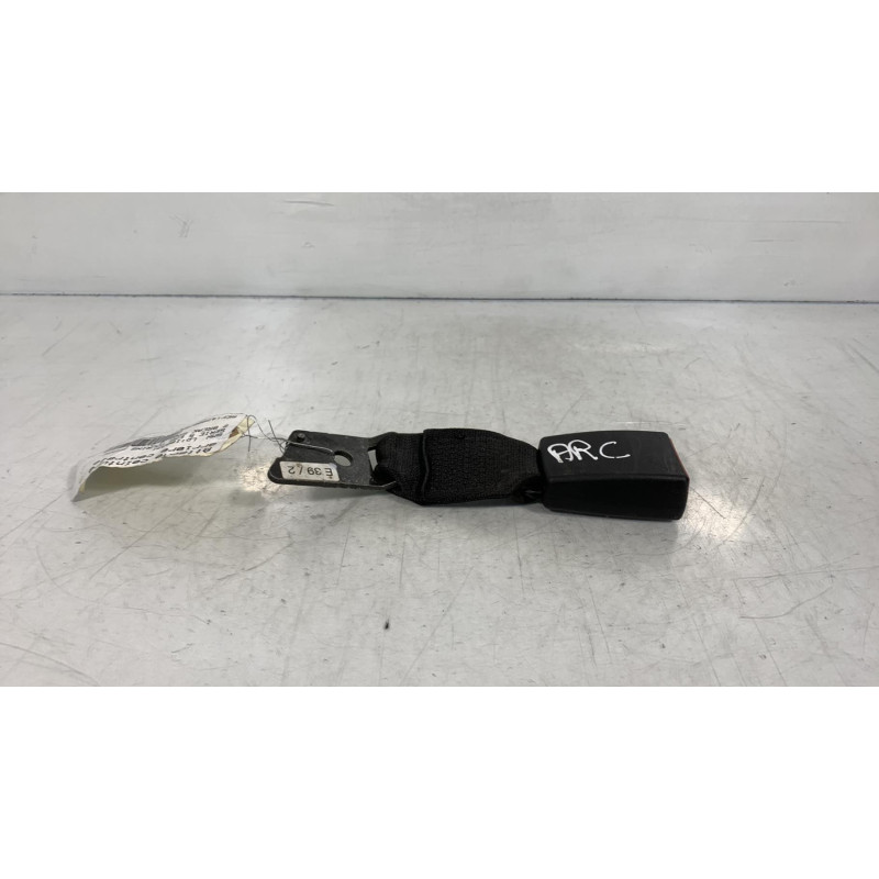 Attache ceinture arriere centrale BMW SERIE 5 E39 Photo n°1