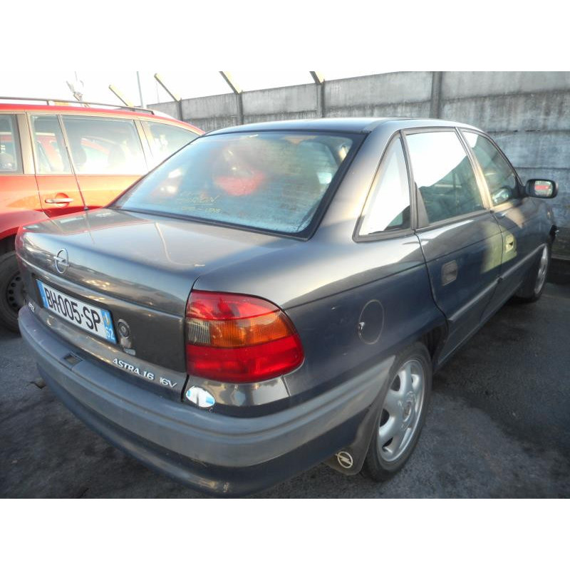 Malle/Hayon arriere OPEL ASTRA F Photo n°5