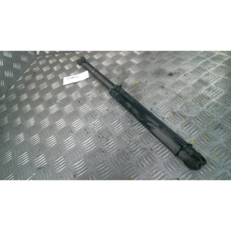 Verin de coffre OPEL CORSA D Photo n°1
