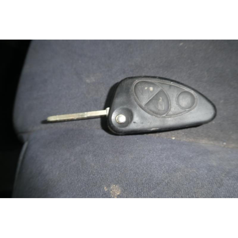 Pare choc arriere ALFA ROMEO 147 Photo n°12