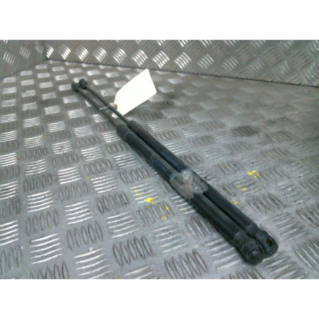 Verin de coffre OPEL CORSA D Photo n°1