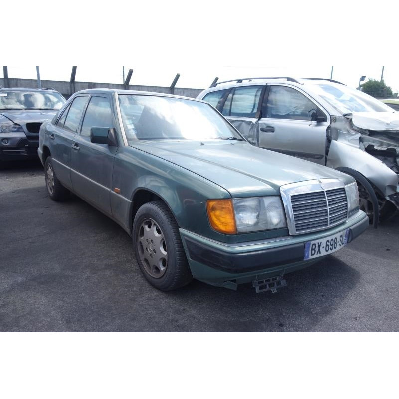 Trappe d'essence MERCEDES 300 W124 Photo n°4