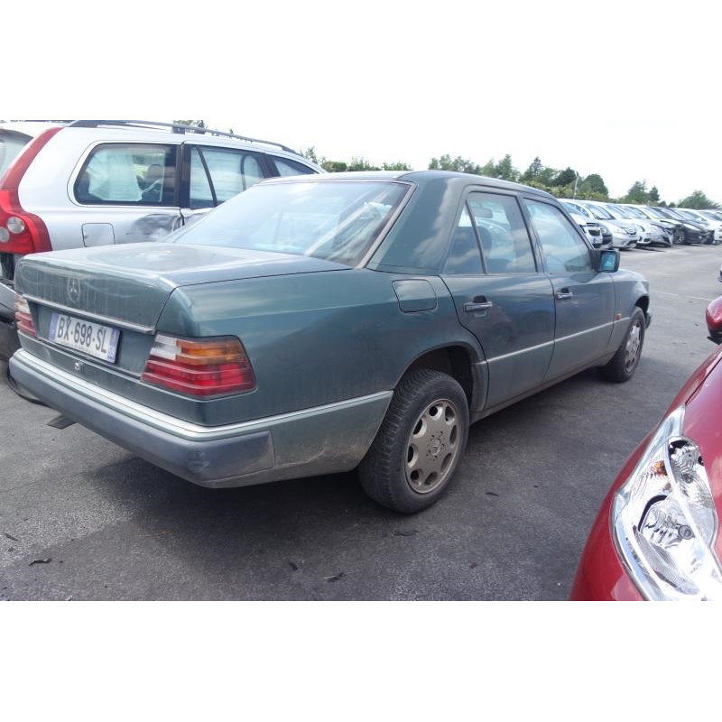 Trappe d'essence MERCEDES 300 W124 Photo n°5