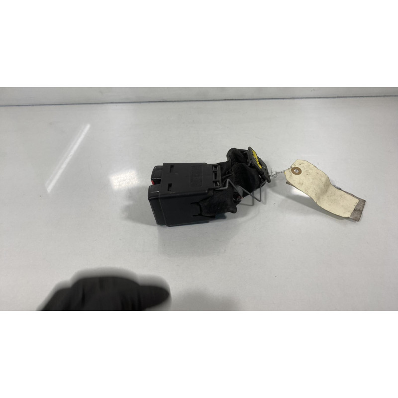 Attache ceinture arriere droit RENAULT MEGANE 1 Photo n°1
