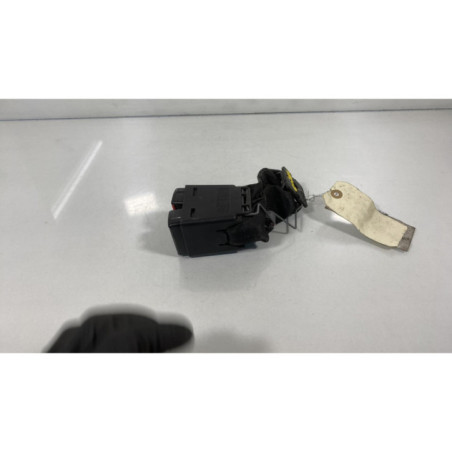Attache ceinture arriere droit RENAULT MEGANE 1 Photo n°1