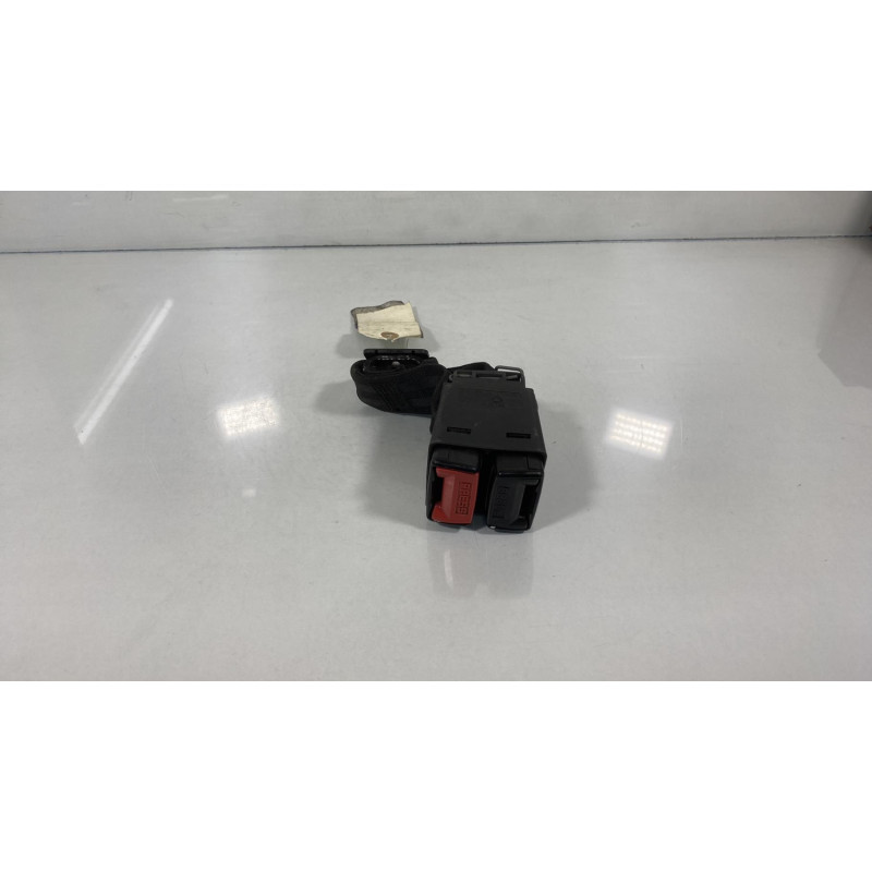 Attache ceinture arriere droit RENAULT MEGANE 1 Photo n°2