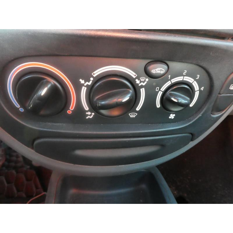 Ceinture arriere droit RENAULT MEGANE 1 Photo n°10