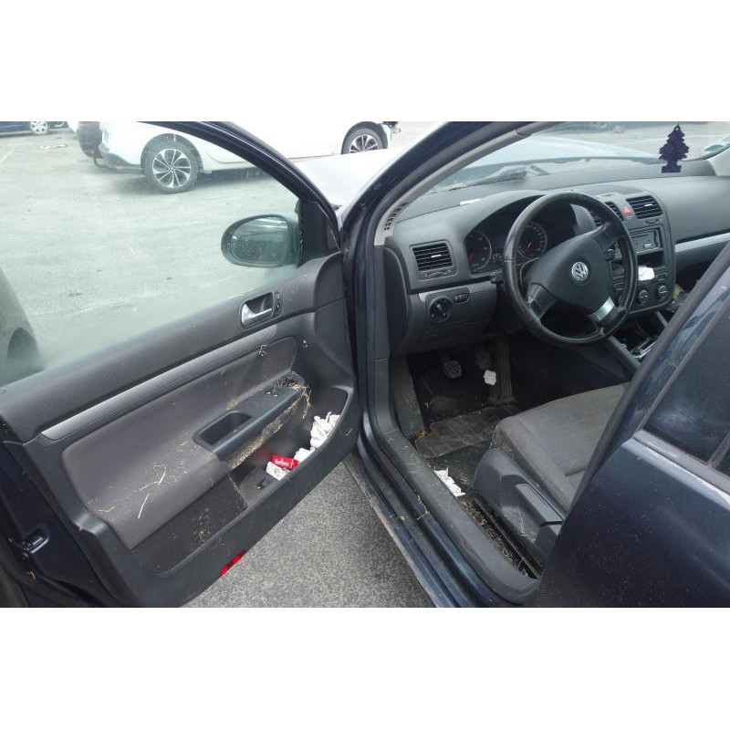 Feu arriere secondaire gauche (feux) VOLKSWAGEN GOLF 5 Photo n°9