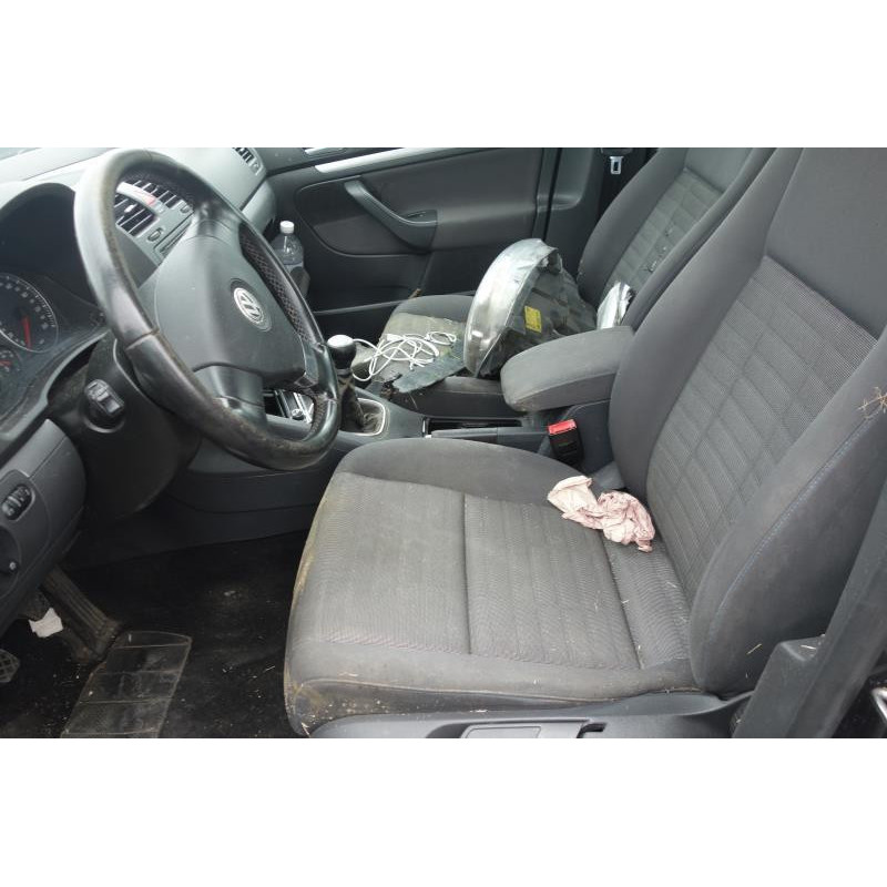 Feu arriere secondaire gauche (feux) VOLKSWAGEN GOLF 5 Photo n°10