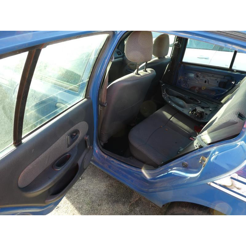 Porte arriere gauche RENAULT CLIO 2 Photo n°9