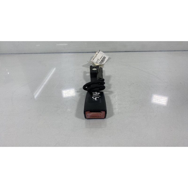 Attache ceinture avant gauche HYUNDAI I 10 1 Photo n°2