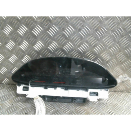 Compteur TOYOTA YARIS 2 Photo n°1