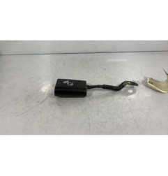 Attache ceinture avant droit LANCIA YPSILON 4