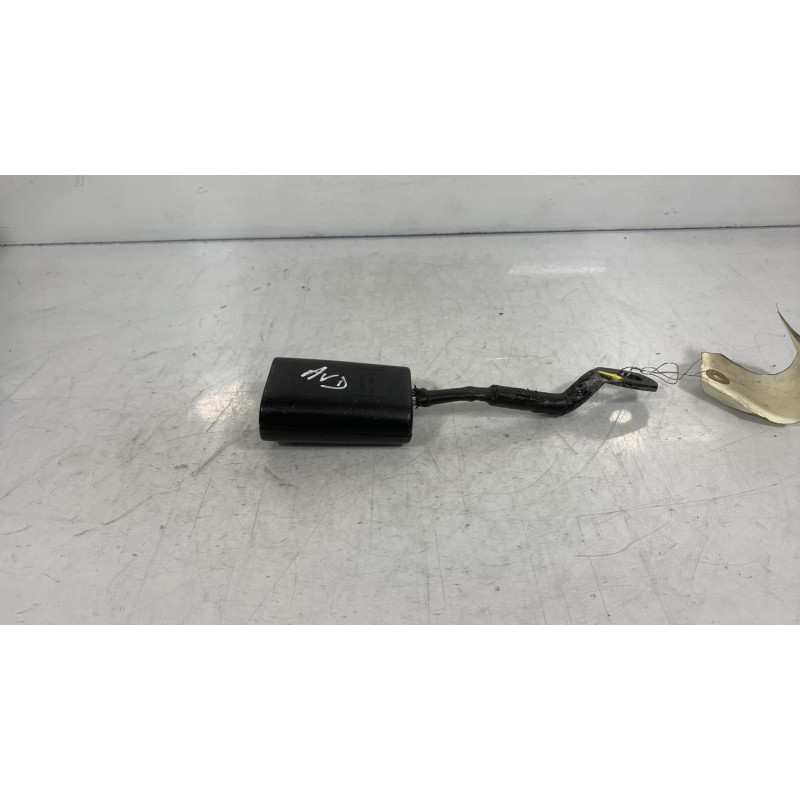 Attache ceinture avant droit LANCIA YPSILON 4 Photo n°3