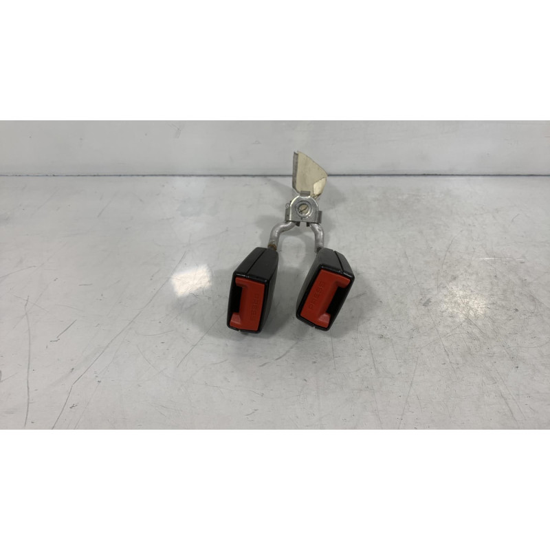 Attache ceinture arriere gauche SKODA FABIA 2 Photo n°2
