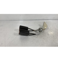 Attache ceinture arriere gauche SKODA FABIA 2