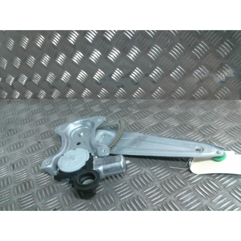 Leve vitre electrique arriere droit TOYOTA AURIS 1 Photo n°1