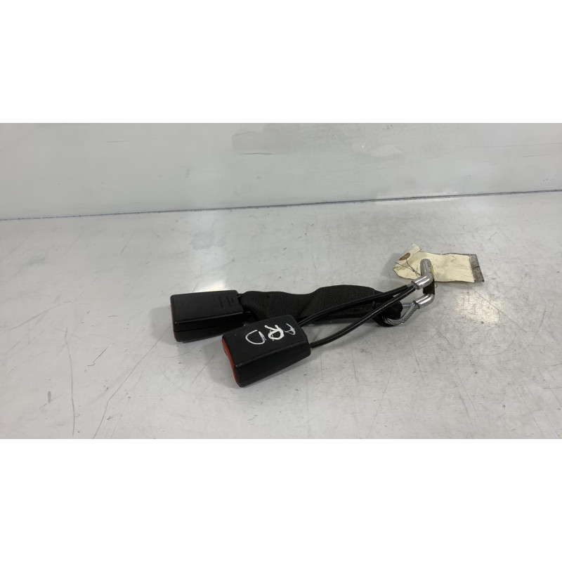 Attache ceinture arriere droit MERCEDES CLASSE S 220 Photo n°1