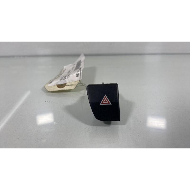 Bouton de warning PEUGEOT 5008 1 Photo n°2