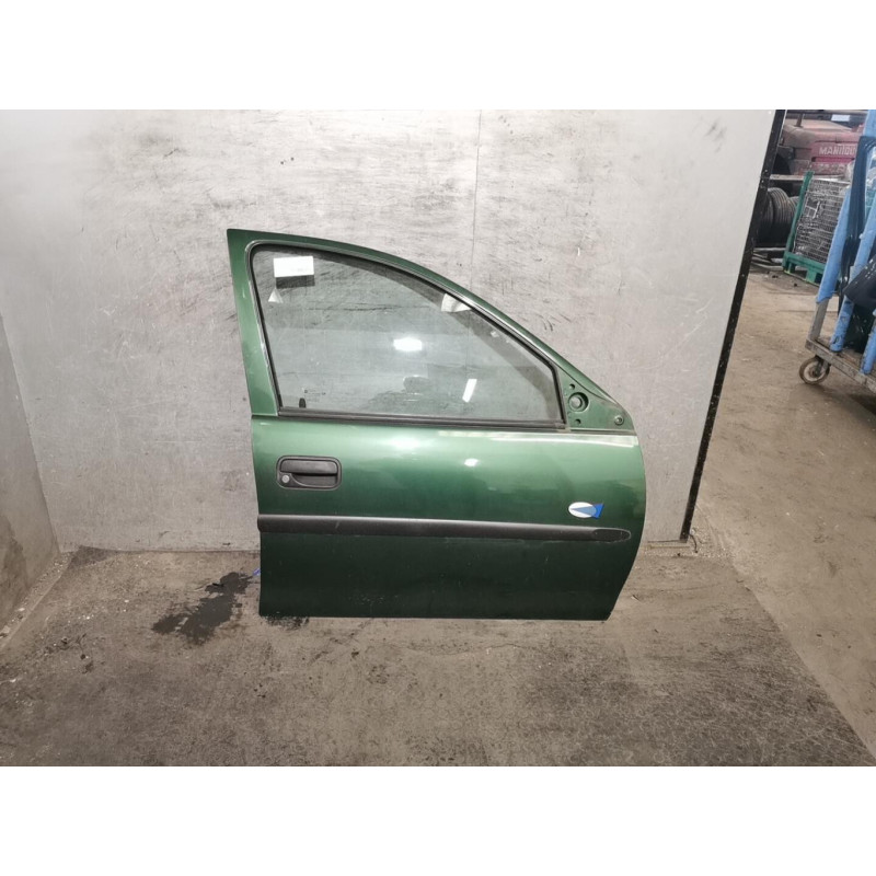 Porte avant droit OPEL CORSA B Photo n°1