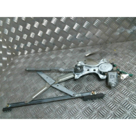 Leve vitre electrique avant droit TOYOTA COROLLA 9 Photo n°1