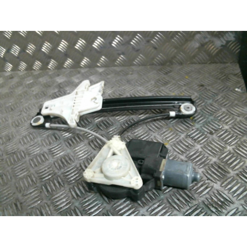 Leve vitre electrique arriere droit VOLKSWAGEN POLO 5 Photo n°1