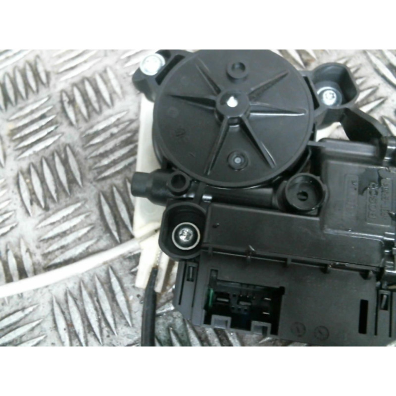 Leve vitre electrique arriere droit VOLKSWAGEN POLO 5 Photo n°2