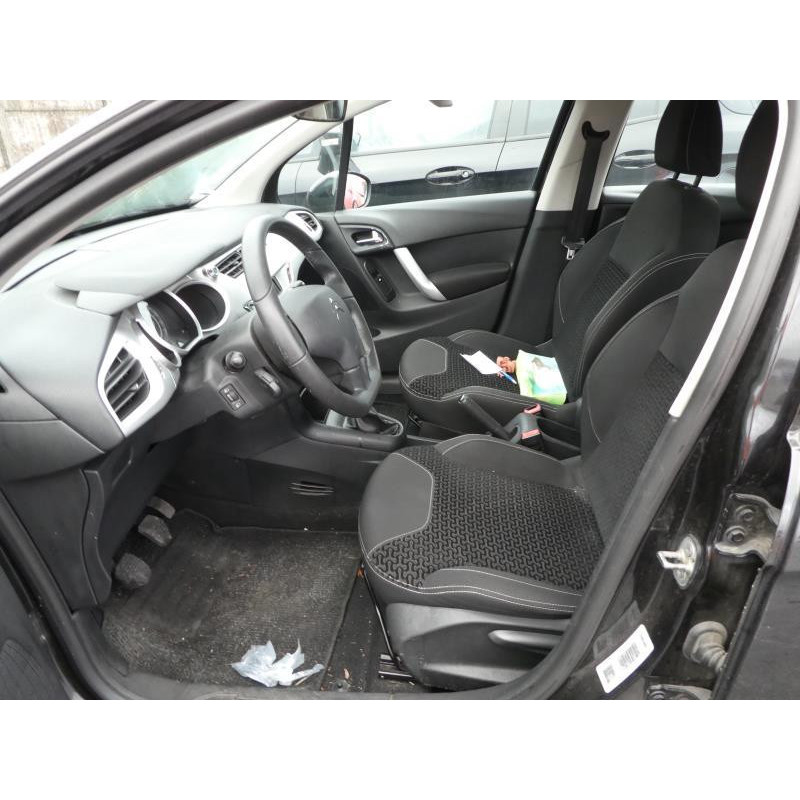 Attache ceinture avant droit CITROEN C3 2 Photo n°8