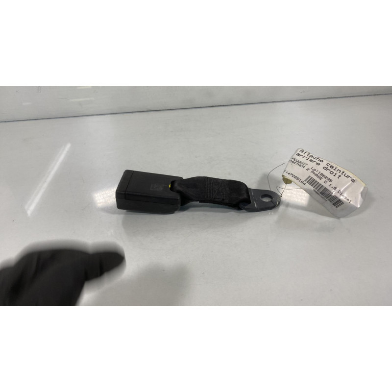 Attache ceinture arriere droit PEUGEOT PARTNER 2 Photo n°2