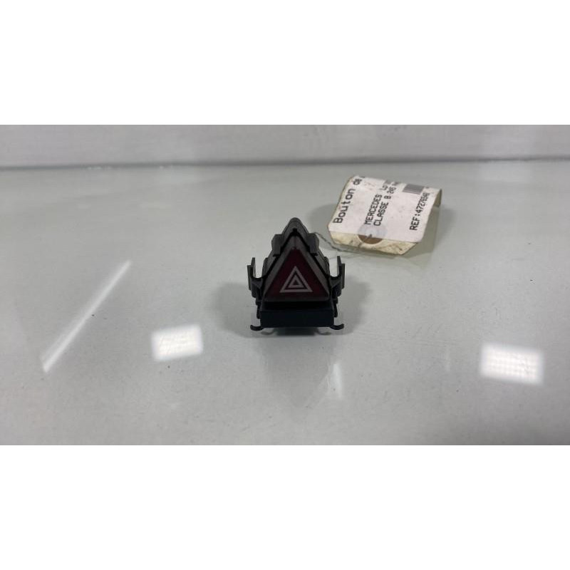 Bouton de warning MERCEDES CLASSE B 245 Photo n°1