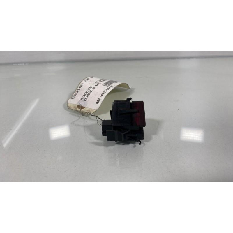 Bouton de warning MERCEDES CLASSE B 245 Photo n°3
