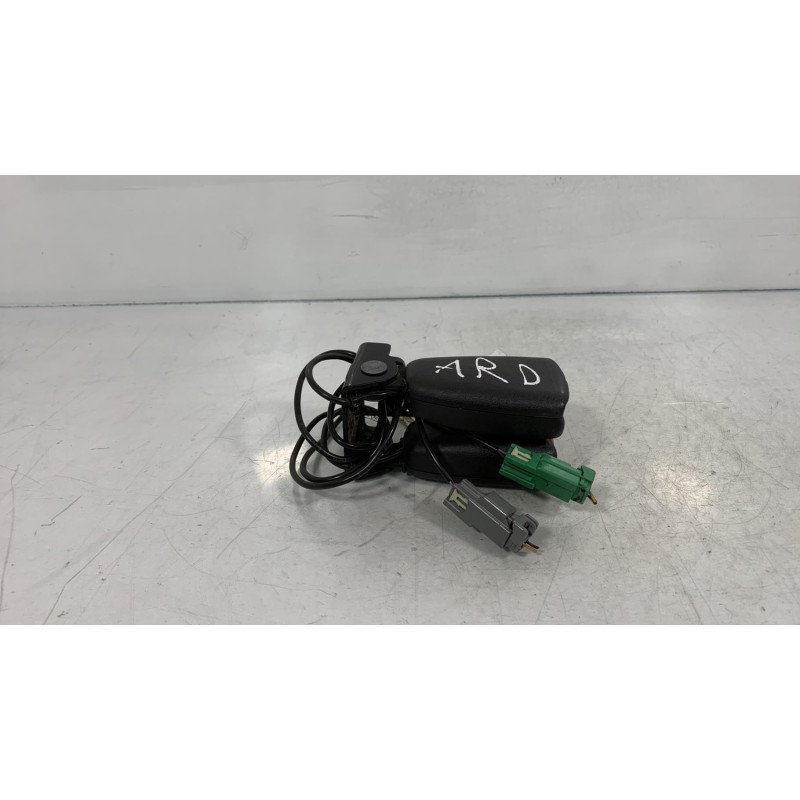 Attache ceinture arriere droit VOLVO S 40 2 Photo n°2