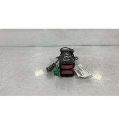 Attache ceinture arriere droit VOLVO S 40 2