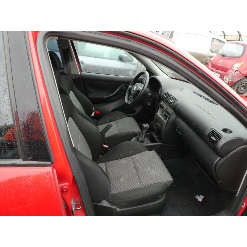 Attache ceinture avant droit SEAT LEON 1 Photo n°5