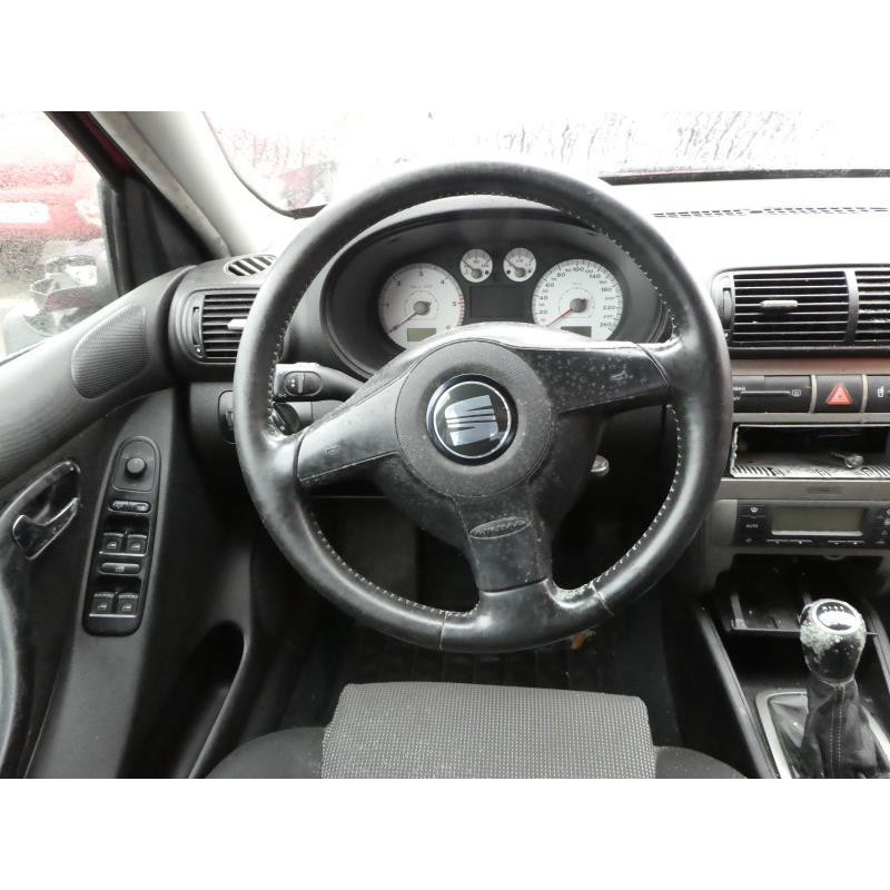 Attache ceinture avant droit SEAT LEON 1 Photo n°13
