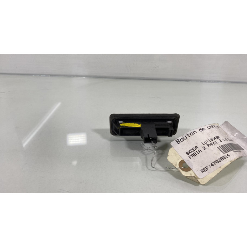 Bouton de coffre SKODA FABIA 2 Photo n°3