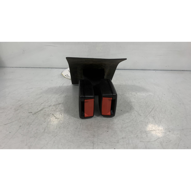 Attache ceinture arriere centrale MINI MINI 1 R50/R53 Photo n°1