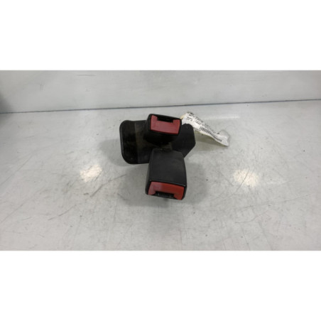 Attache ceinture arriere gauche AUDI A4 2 Photo n°1