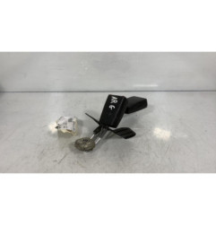 Attache ceinture arriere gauche AUDI A4 2