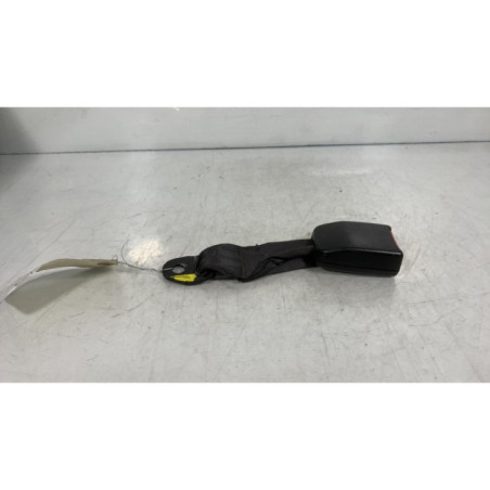 Attache ceinture arriere droit HYUNDAI MATRIX Photo n°1