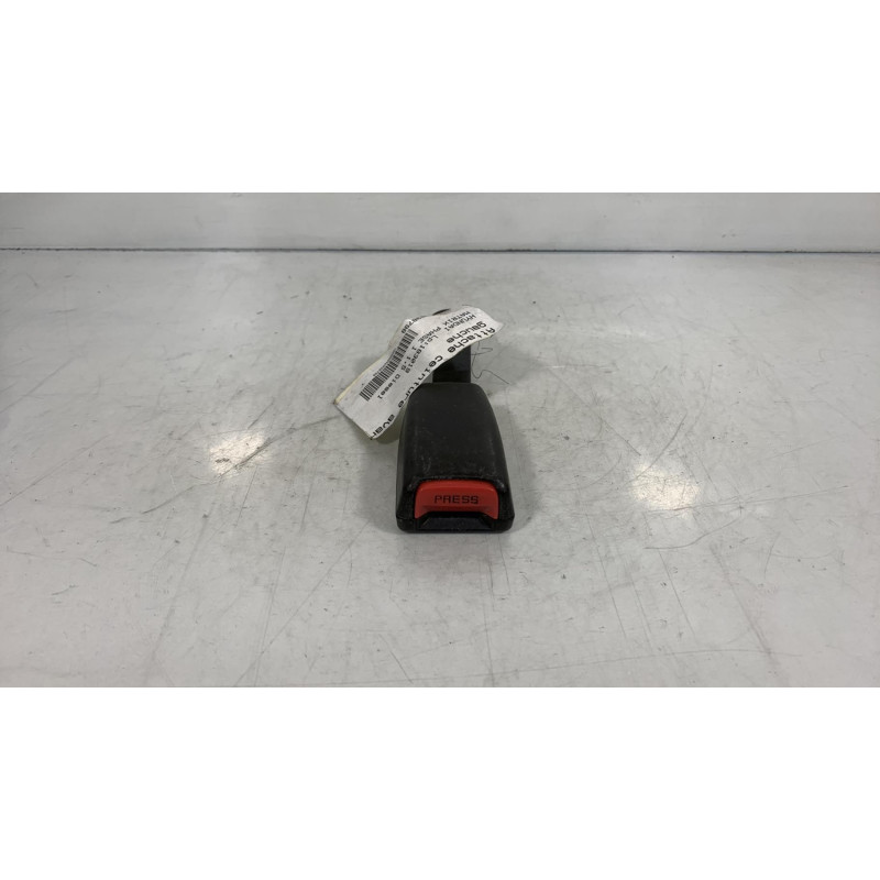 Attache ceinture avant gauche HYUNDAI MATRIX Photo n°1