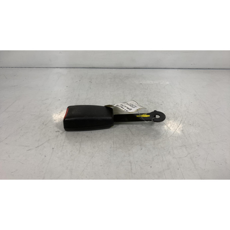 Attache ceinture avant gauche HYUNDAI MATRIX Photo n°2