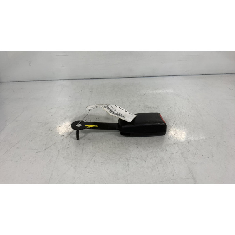 Attache ceinture avant gauche HYUNDAI MATRIX Photo n°3